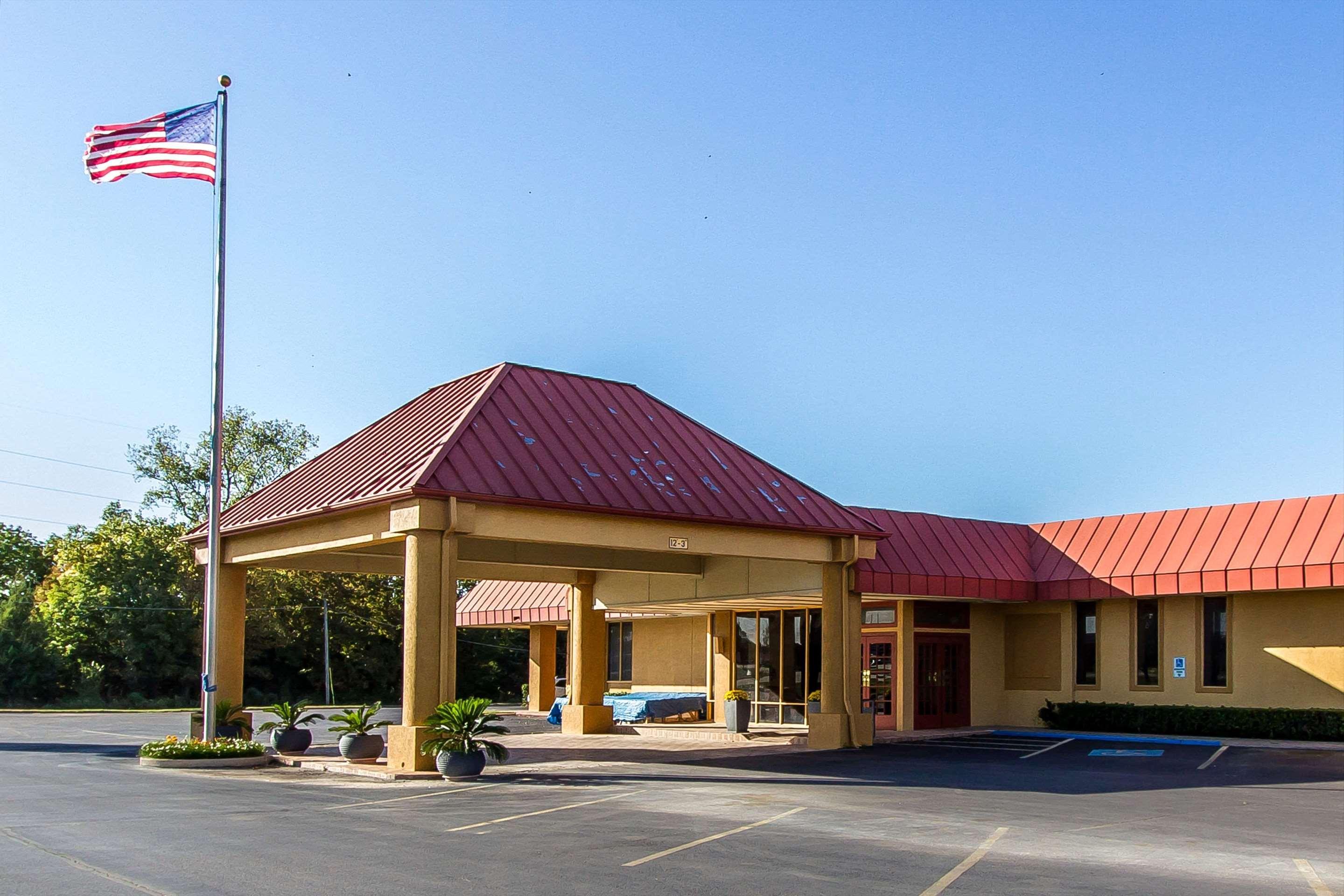 Quality Inn Ada Near University Exterior foto